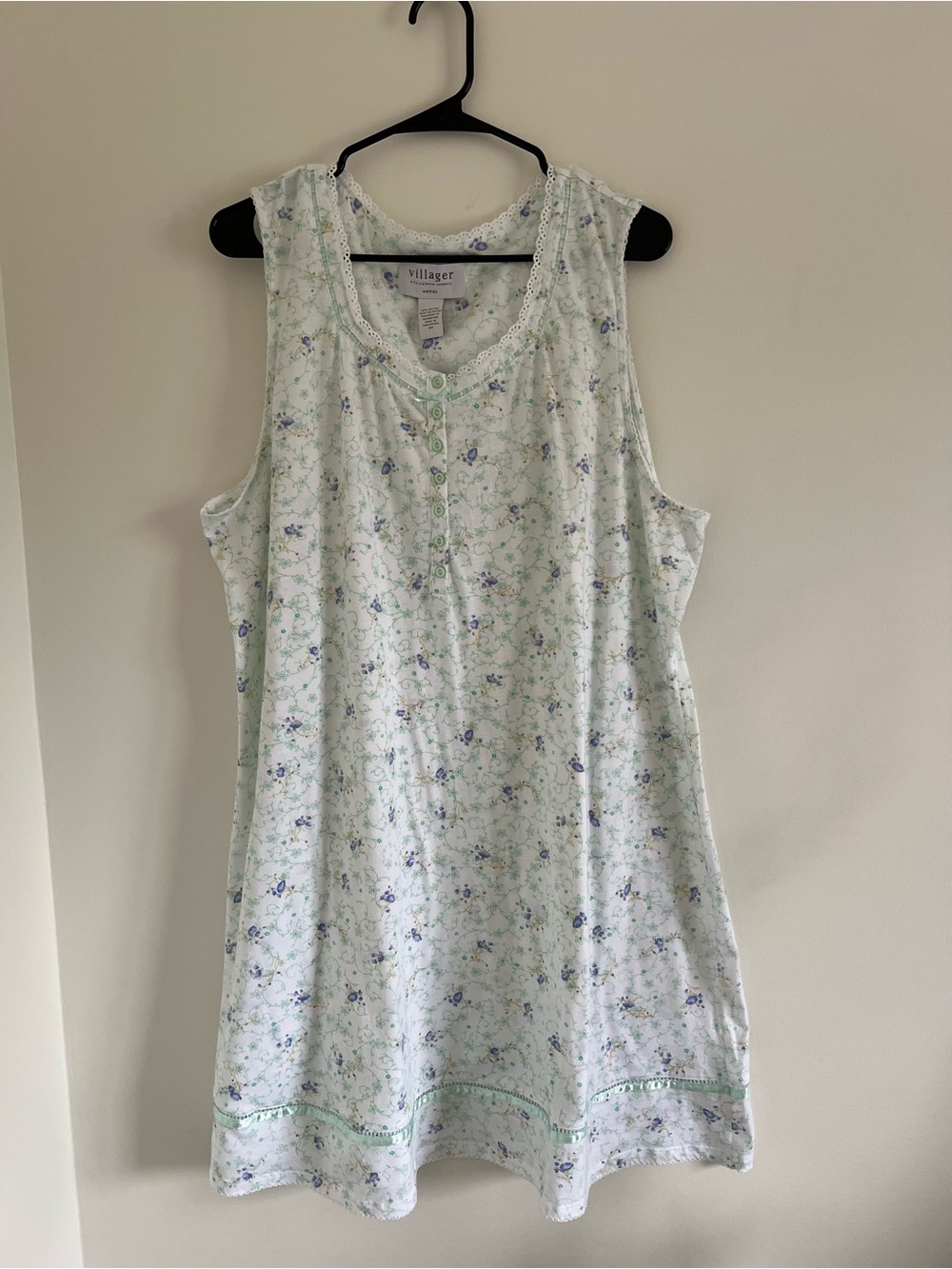 Liz Claiborne Sleeveless Floral Chemise - Light Green & Lavender